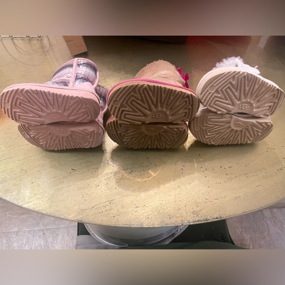 Toddler Uggs size 7 - Picture 3 of 6